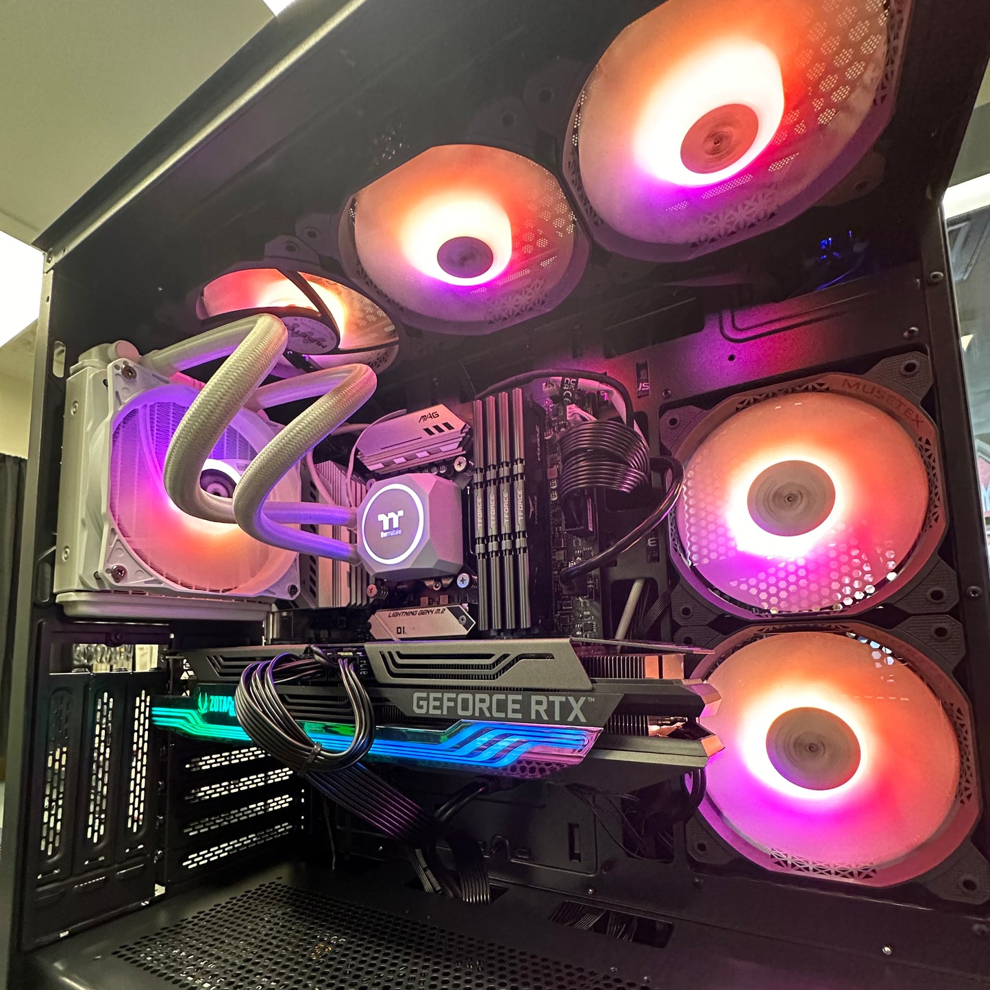 AORUS MODELO X