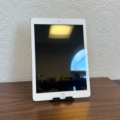 iPad 5th Generation 32GB WiFi Silver- Re-Certified